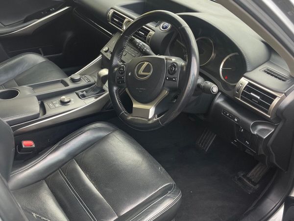 Lexus IS Saloon, Petrol Hybrid, 2015, Silver