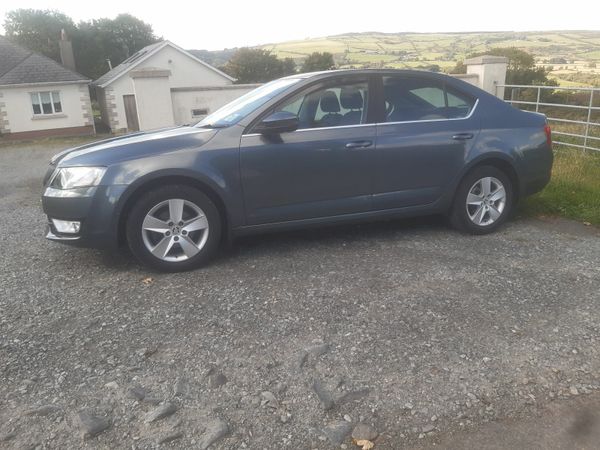 Skoda Octavia Hatchback, Diesel, 2015, Grey