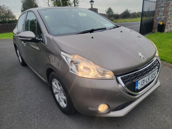 Peugeot 208 Hatchback, Petrol, 2013, Grey