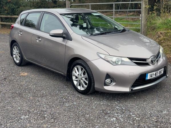 Toyota Auris Hatchback, Diesel, 2014, Bronze