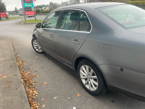 Volkswagen Jetta Saloon, Petrol, 2007, Grey