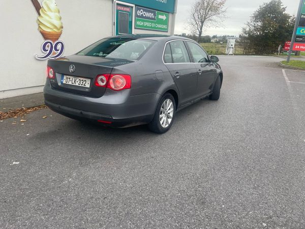 Volkswagen Jetta Saloon, Petrol, 2007, Grey