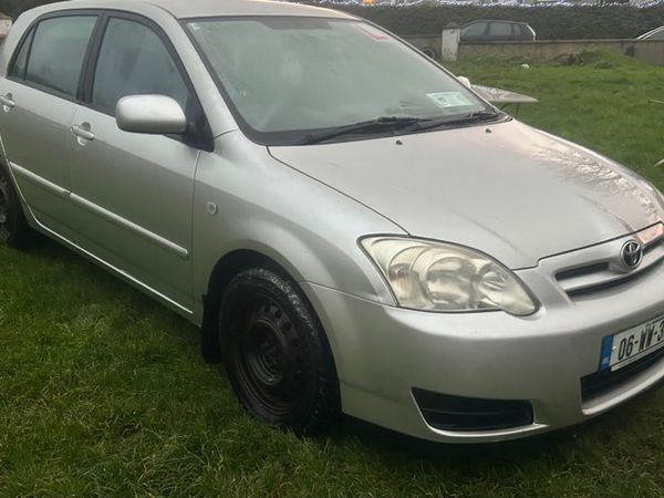 Toyota Corolla Hatchback, Petrol, 2006, Silver