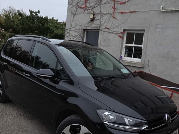Volkswagen Touran MPV, Diesel, 2017, Black
