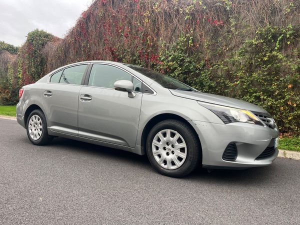 Toyota Avensis Saloon, Diesel, 2012, Grey