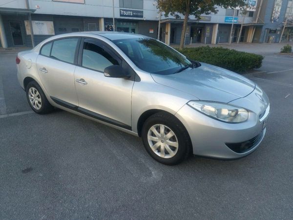 Renault Fluence Saloon, Diesel, 2011, Silver