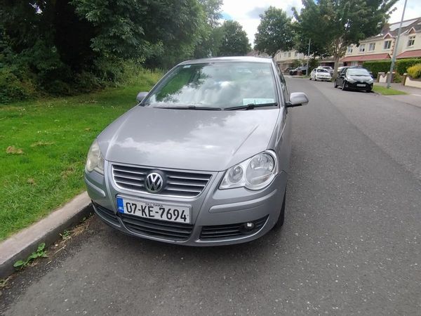 Volkswagen Polo Hatchback, Petrol, 2007, Silver