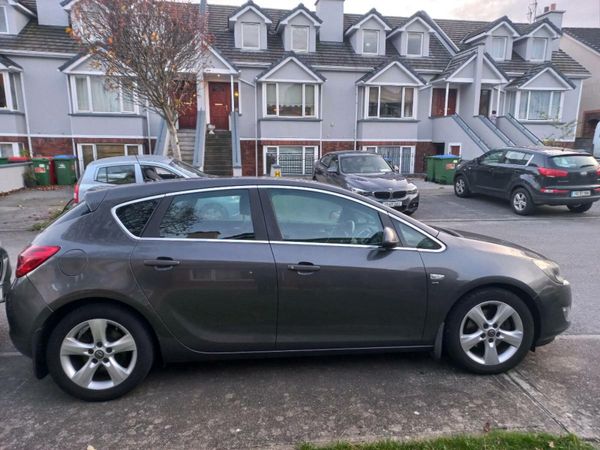 Opel Astra Hatchback, Diesel, 2010, Grey