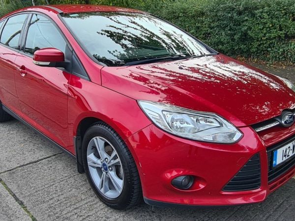 Ford Focus Hatchback, Diesel, 2014, Red