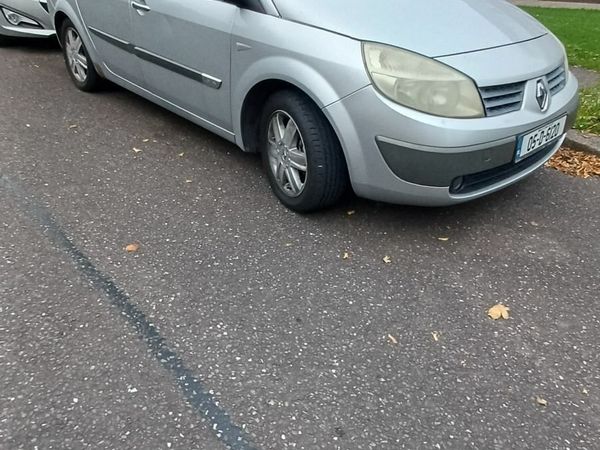 Renault Megane Hatchback, Petrol, 2005, Silver
