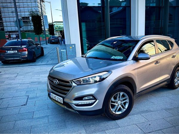 Hyundai Tucson SUV, Diesel, 2015, Gold