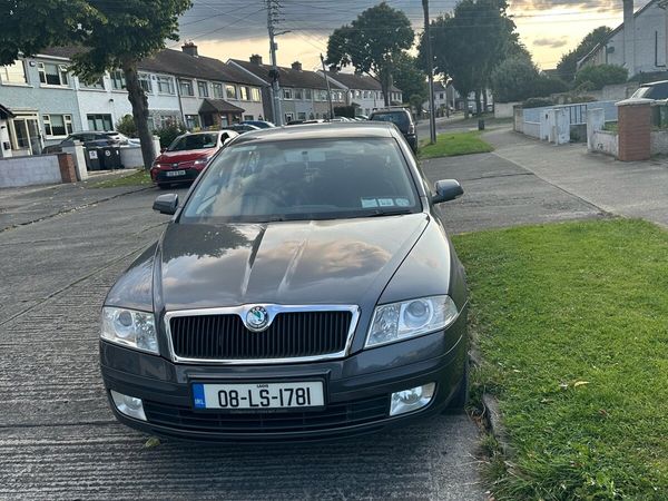 Skoda Octavia Hatchback, Petrol, 2008, Grey