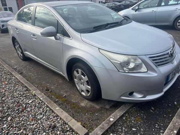 Toyota Avensis Saloon, Diesel, 2011, Silver