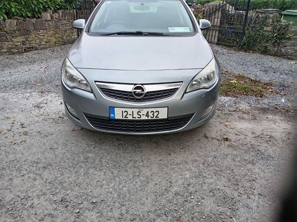 Opel Astra MPV, Diesel, 2012, Silver