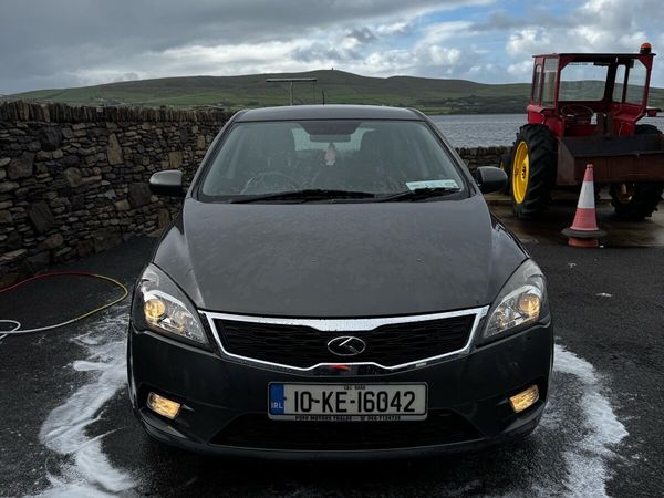 Kia Ceed Hatchback, Diesel, 2010, Grey