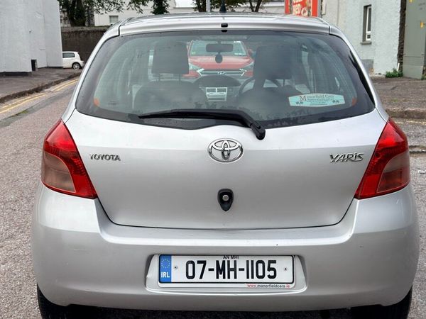 Toyota Yaris Hatchback, Petrol, 2007, Silver