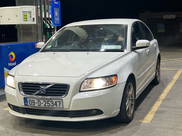Volvo S40 Saloon, Diesel, 2009, White