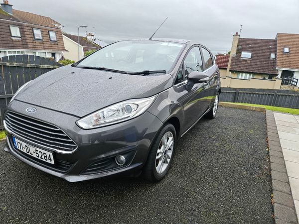 Ford Fiesta Hatchback, Petrol, 2017, Grey