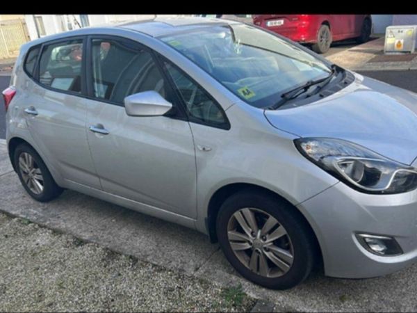 Hyundai ix20 MPV, Petrol, 2015, Silver