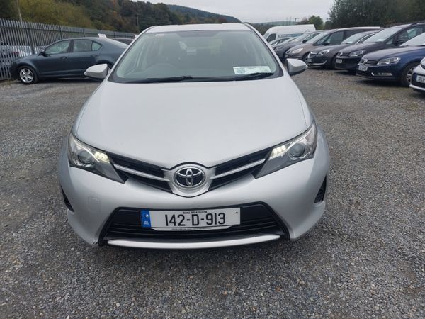 Toyota Auris Hatchback, Diesel, 2014, Silver