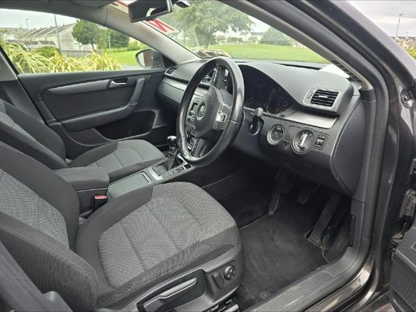 Volkswagen Passat Saloon, Diesel, 2011, Bronze