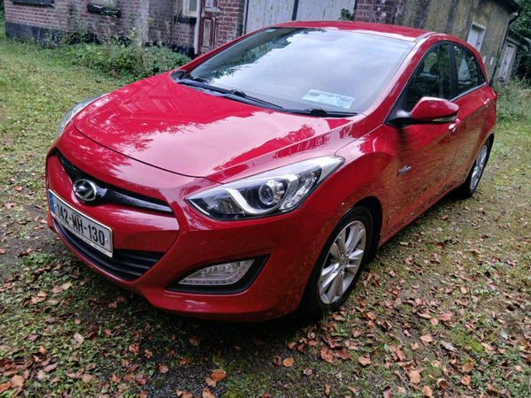 Hyundai i30 Hatchback, Diesel, 2014, Red