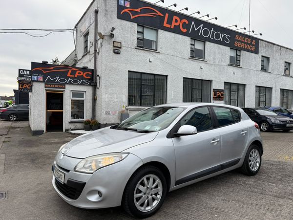 Renault Megane Hatchback, Diesel, 2010, Silver