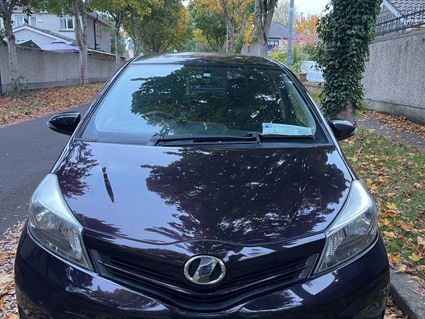 Toyota Vitz Hatchback, Petrol, 2013, Black