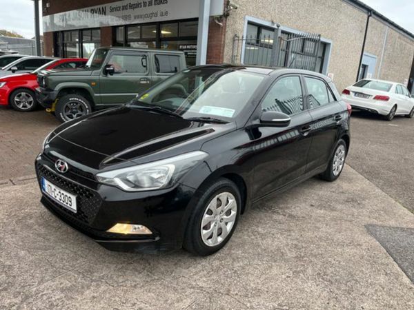 Hyundai i20 Hatchback, Petrol, 2017, Black