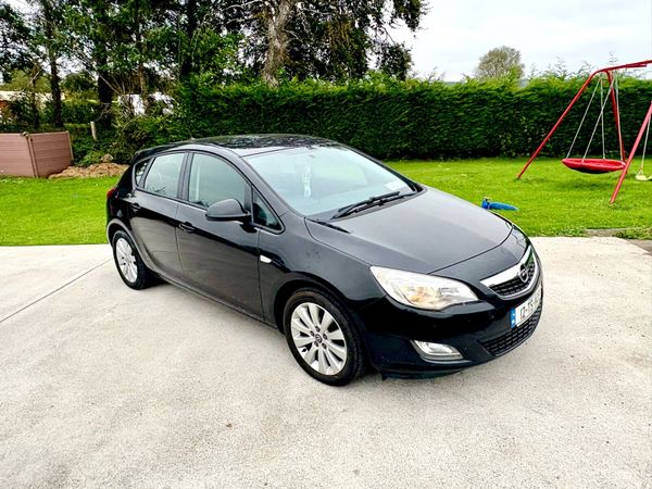 Opel Astra MPV, Diesel, 2012, Black