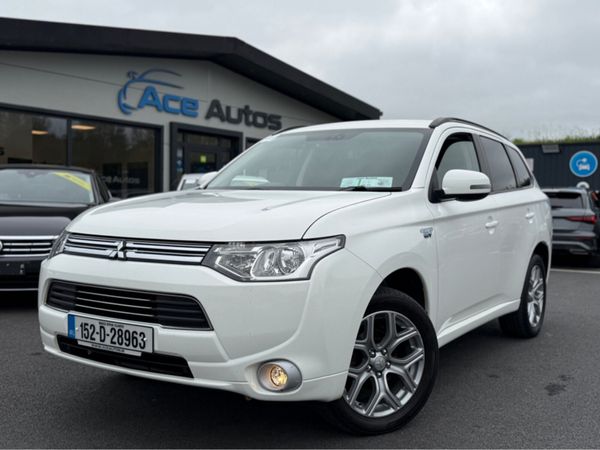 Mitsubishi Outlander SUV, Petrol Plug-in Hybrid, 2015, White