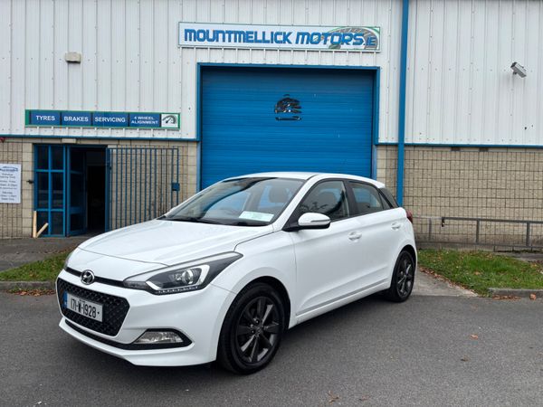 Hyundai i20 Hatchback, Petrol, 2017, White
