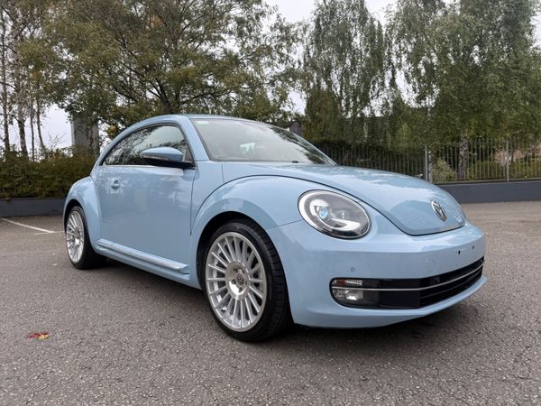 Volkswagen Beetle Hatchback, Petrol, 2014, Blue