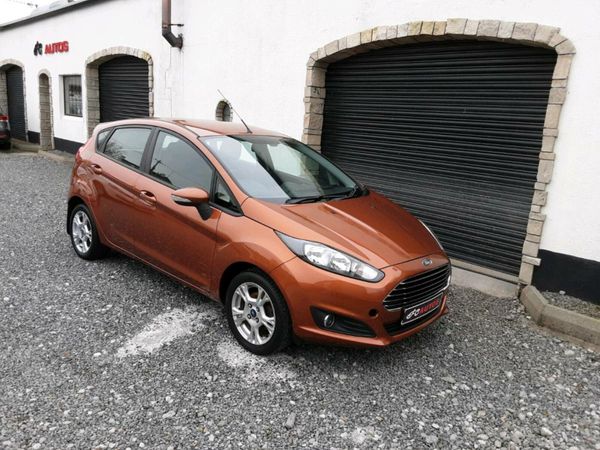 Ford Fiesta Hatchback, Petrol, 2014, Gold