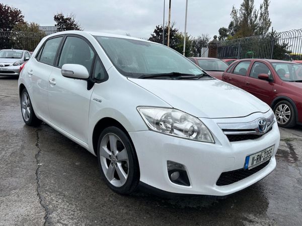 Toyota Auris Hatchback, Petrol Hybrid, 2011, White