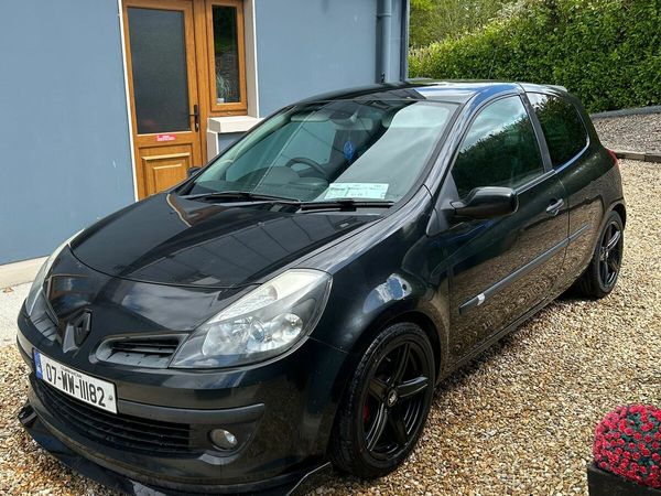 Skoda Octavia Saloon, Diesel, 2014, Red