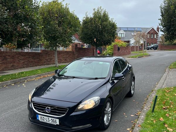 Volvo V40 Hatchback, Diesel, 2015, Blue