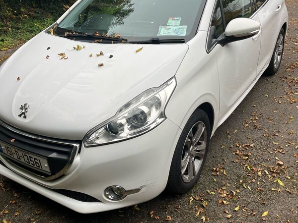 Peugeot 208 Hatchback, Diesel, 2015, White