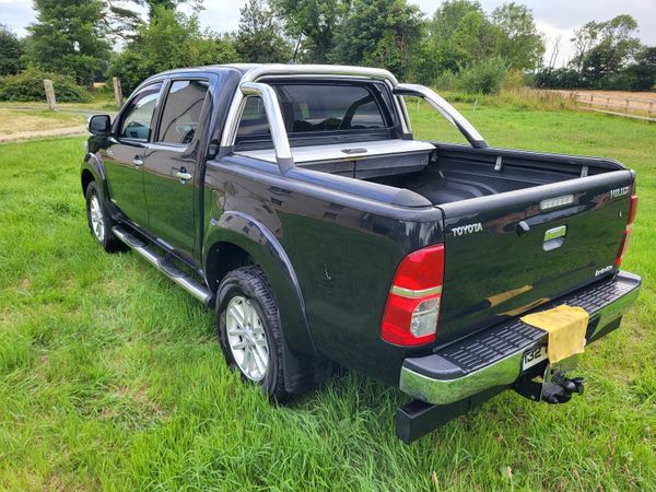 Toyota Hilux Pick Up, Diesel, 2013, Black
