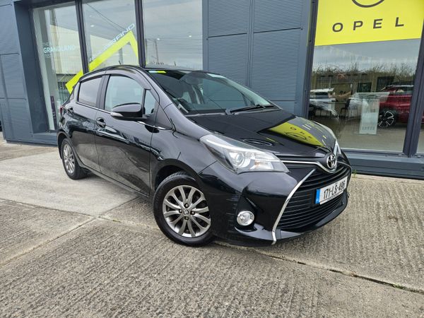 Toyota Yaris Hatchback, Petrol, 2017, Black