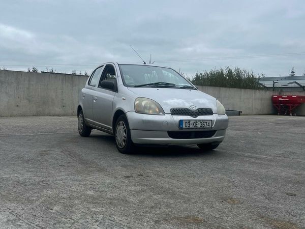 Toyota Yaris Hatchback, Petrol, 2003, Silver