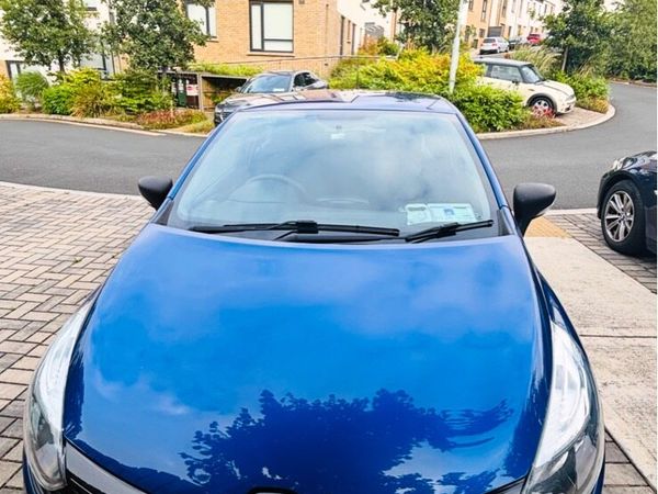 Renault Clio Hatchback, Diesel, 2018, Blue