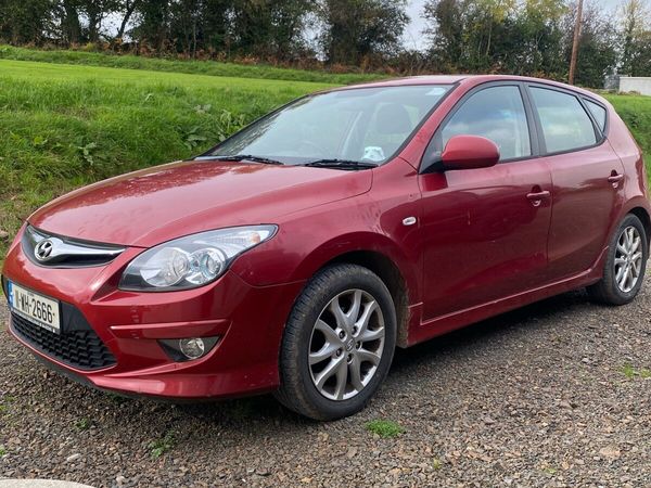 Hyundai i30 Hatchback, Diesel, 2011, Red