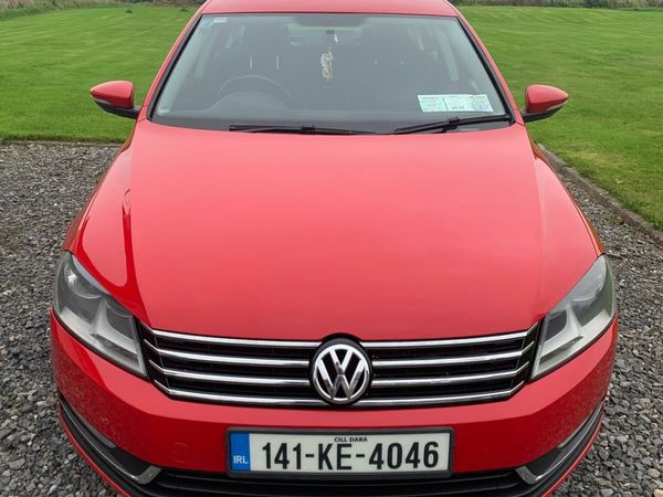 Volkswagen Passat Saloon, Diesel, 2014, Red