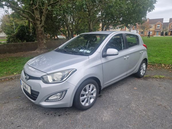 Hyundai i20 Hatchback, Petrol, 2013, Silver