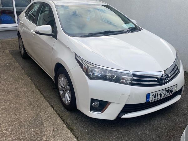 Toyota Corolla Saloon, Diesel, 2014, White