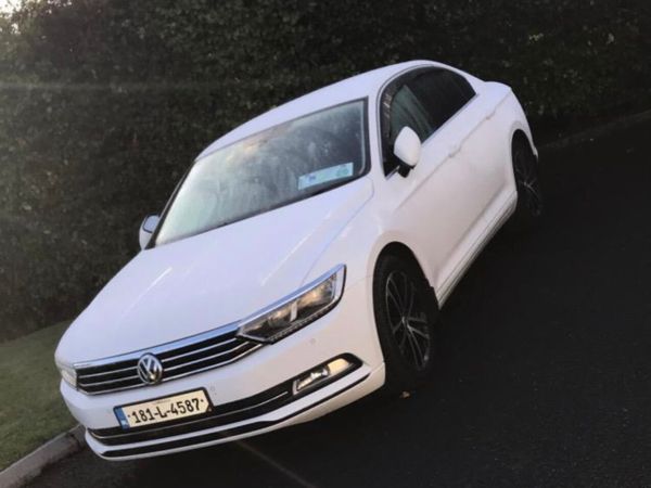 Volkswagen Passat Saloon, Diesel, 2018, White
