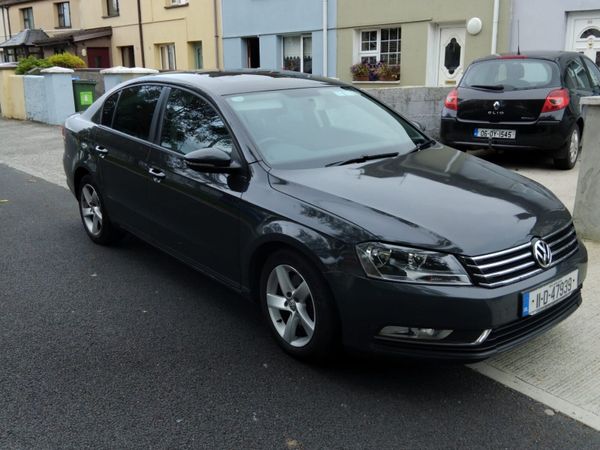 Volkswagen Passat Saloon, Diesel, 2011, Grey