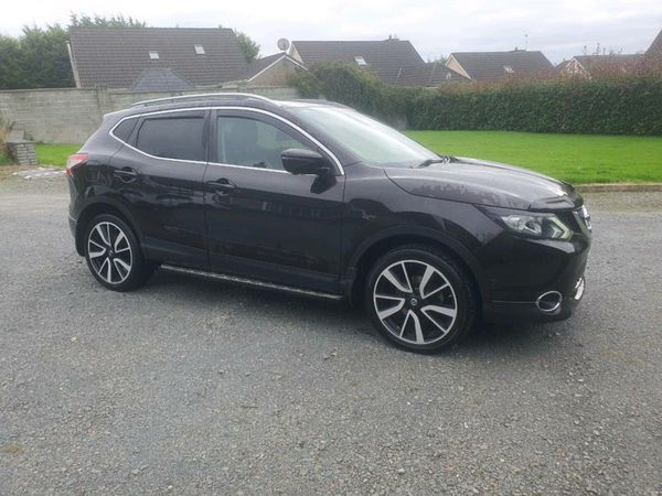 Nissan Qashqai Hatchback, Diesel, 2016, Black