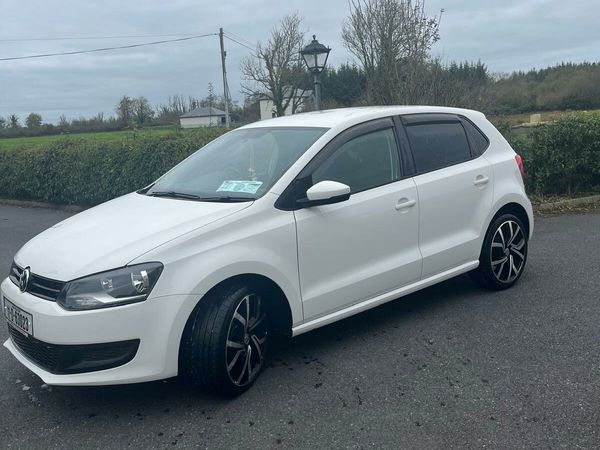Volkswagen Polo Hatchback, Petrol, 2011, White